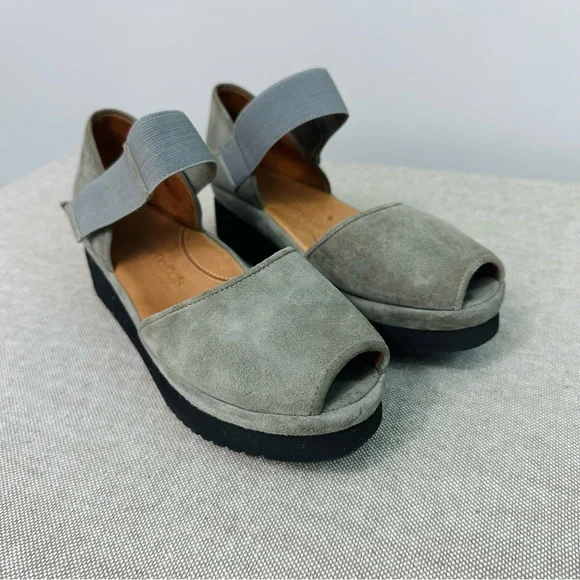 L'Amour Des Pieds Amadour Platform Sandal Gray Suede Size 9.5W Wide